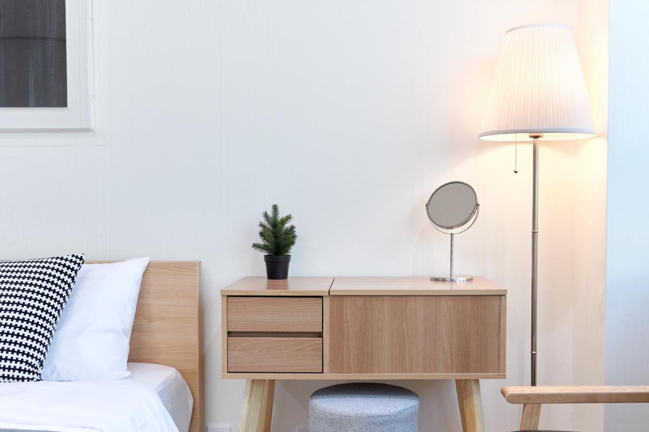Willow House Hongdae *