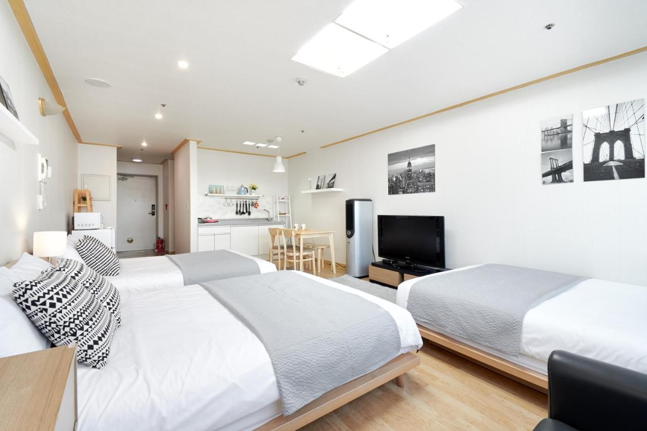 Willow House Hongdae *